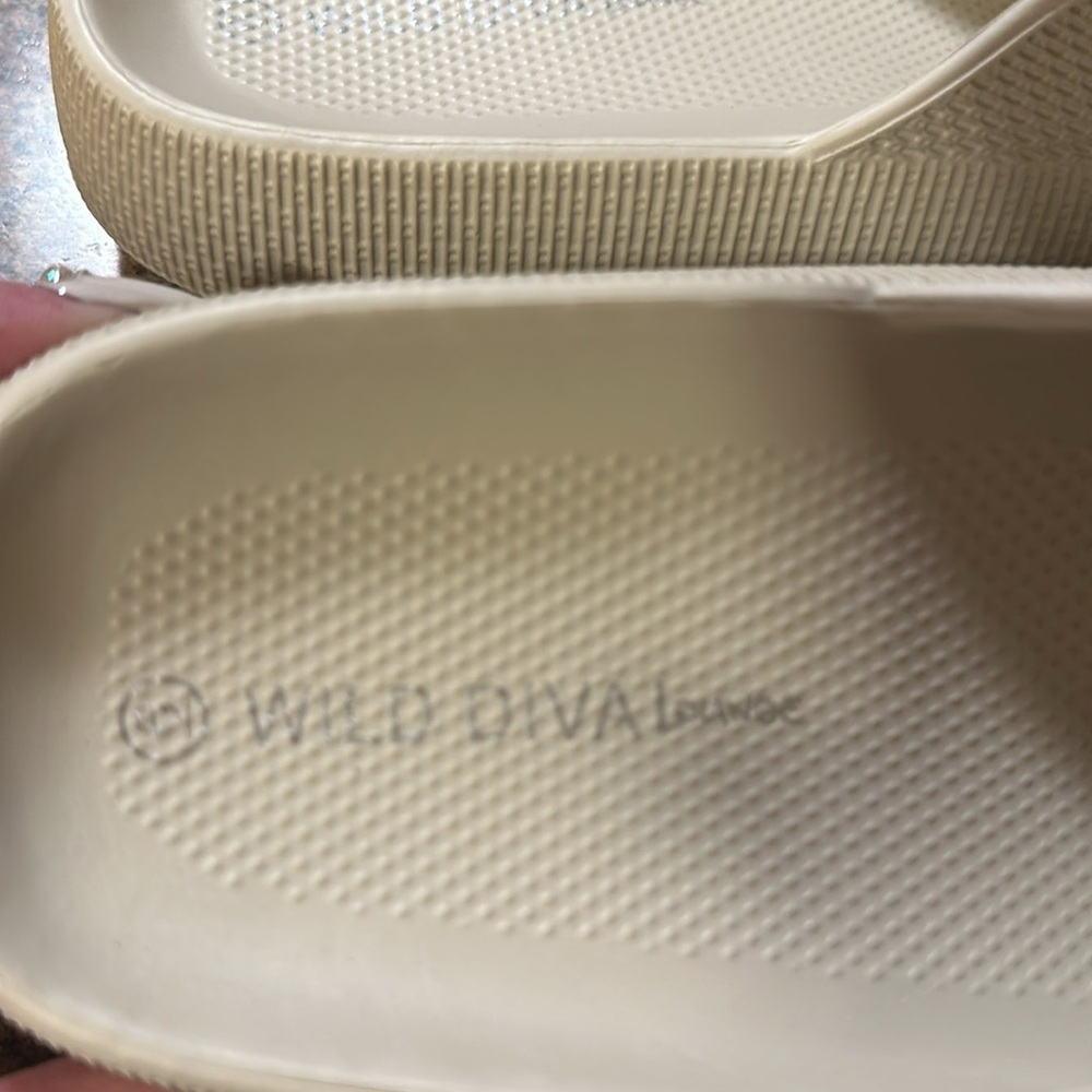 Wild Diva Lounge Maura Strap Sandals Size 6  Beige Open Toe Slip On Style New - Picture 6 of 12